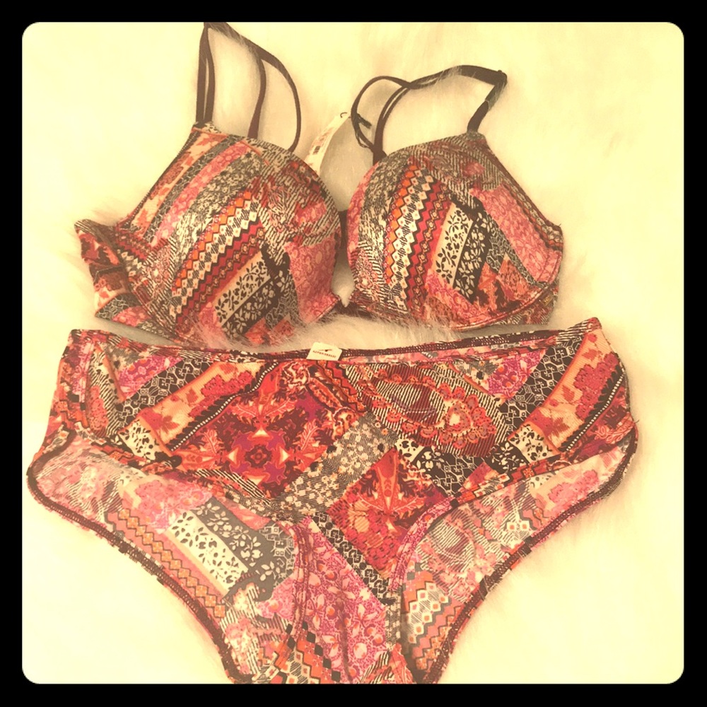VS VERY SEXY PUSH-up+Hiphugger panty